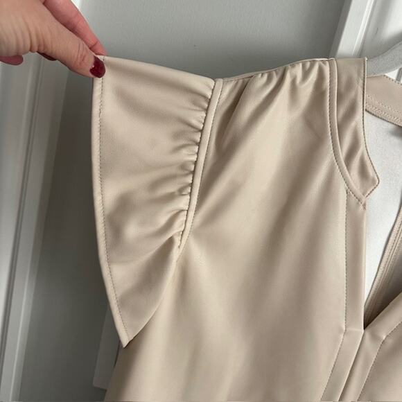 THML Faux Leather Cream Flutter Sleeve Mini Shift Style Dress Large - Picture 5 of 8